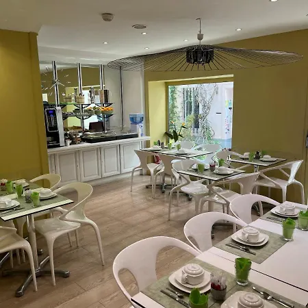 55 Montparnasse Hotel