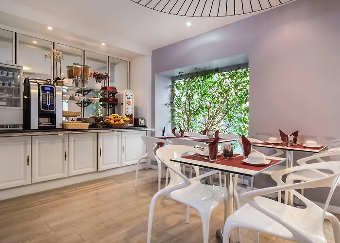 55 Montparnasse Hotel